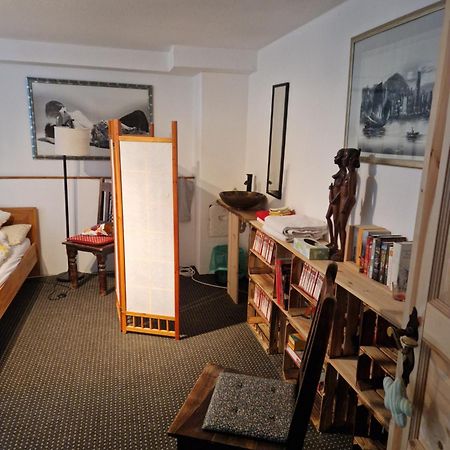 Grosses Gemuetliches Zimmer Mit Eigener Dusche Und Sauna Auf Wunsch Rheinstetten Buitenkant foto